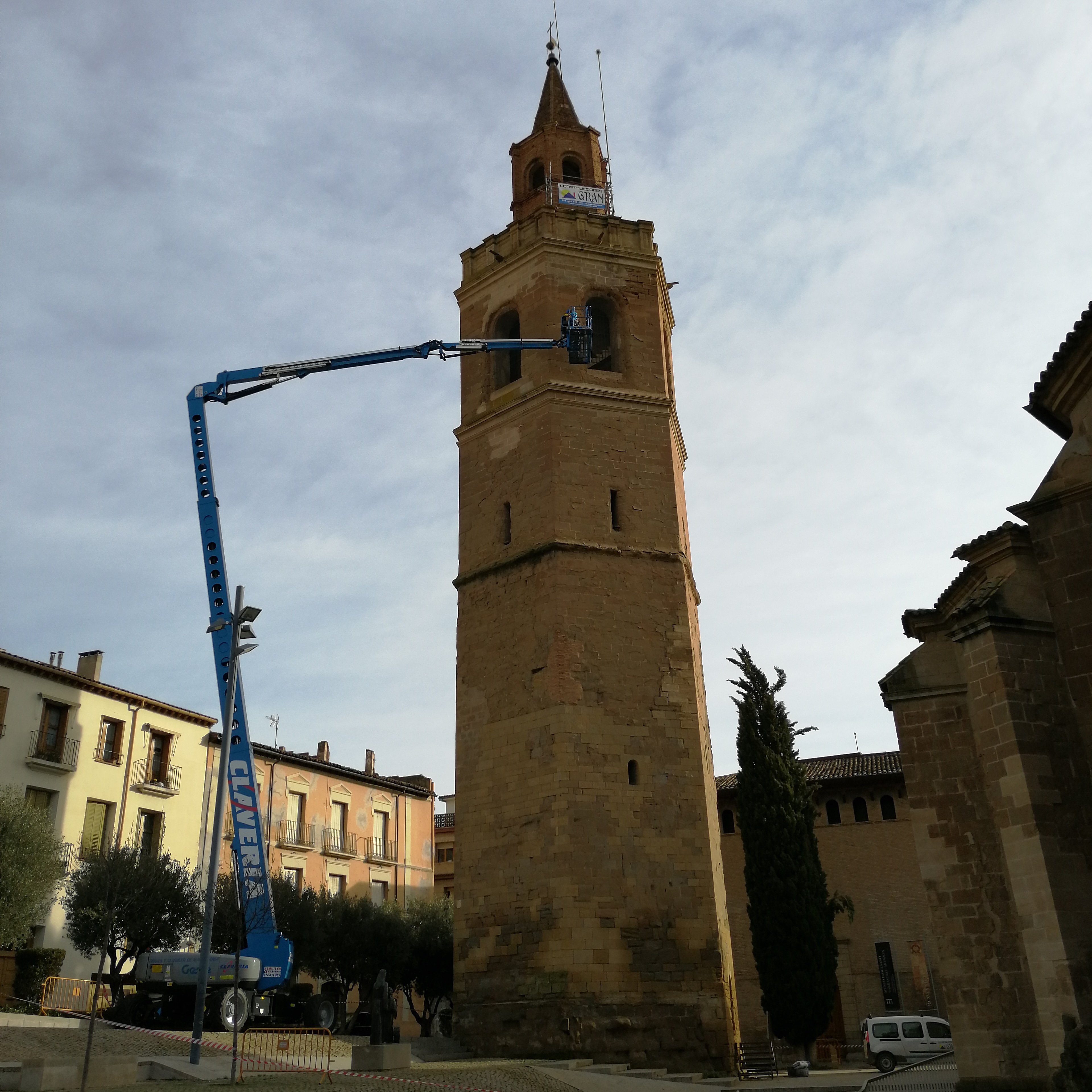 Restauración de la torre de la Catedral de Barbastro por Gran Pico